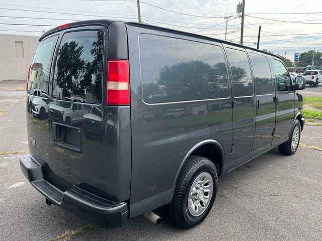 Used 2014 Chevrolet Express 1500 RWD image 3