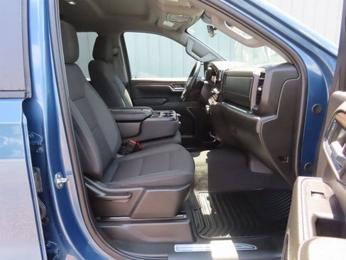 Used 2024 Chevrolet Silverado 1500 LT image 24