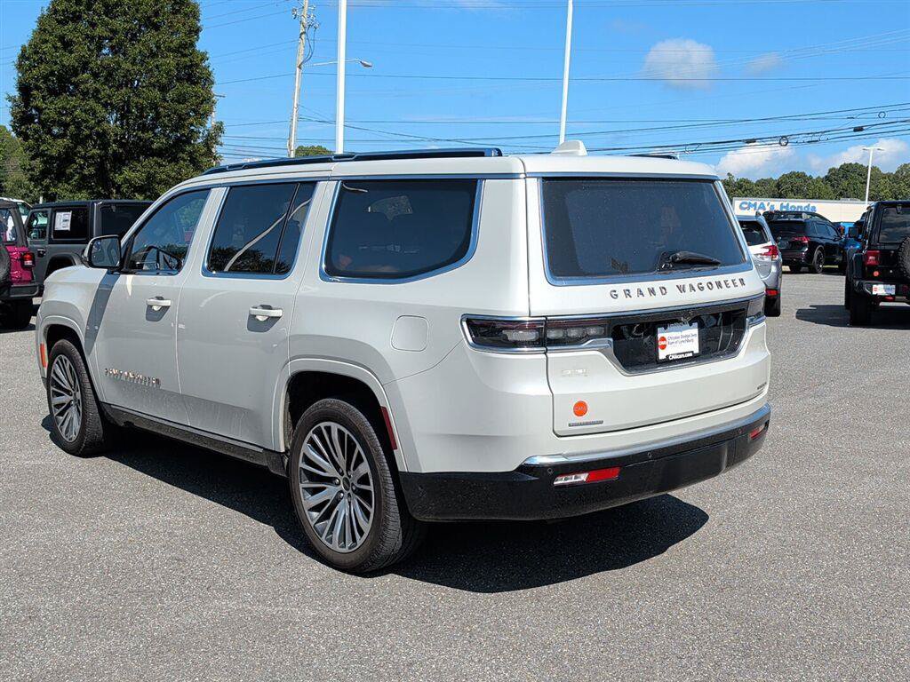 Used 2022 Jeep Grand Wagoneer Series III AWD/4WD image 5