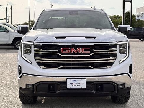 New 2026 GMC Sierra 1500 SLT AWD/4WD image 3