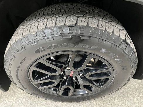 Used 2024 GMC Sierra 1500 Elevation w/ Elevation Premium Package AWD/4WD image 18