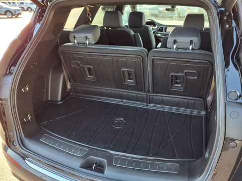 Used 2024 Buick Enclave Premium w/ Experience Buick Package FWD image 31