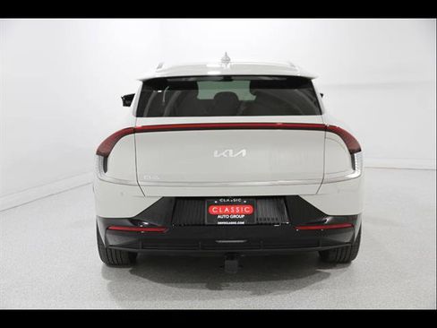 Used 2022 Kia EV6 Wind image 21