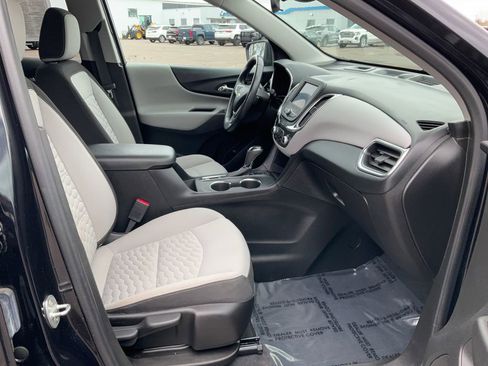Used 2021 Chevrolet Equinox LT w/ Driver Convenience Package AWD/4WD image 22