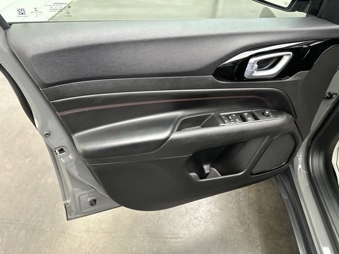 Used 2022 Jeep Compass Trailhawk AWD/4WD image 18