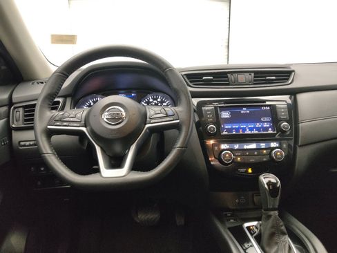 Used 2020 Nissan Rogue SV w/ Premium Package FWD image 22