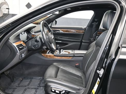 Used 2016 BMW 750i xDrive image 11