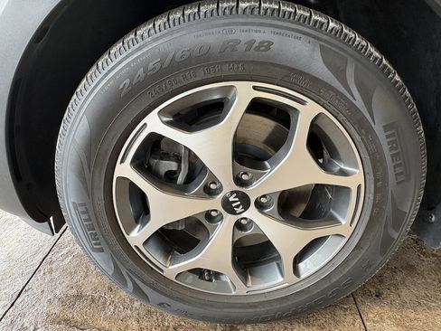 Used 2020 Kia Telluride EX image 10