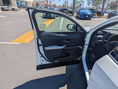 Used 2019 Lexus UX 250h w/ Premium Package image 13