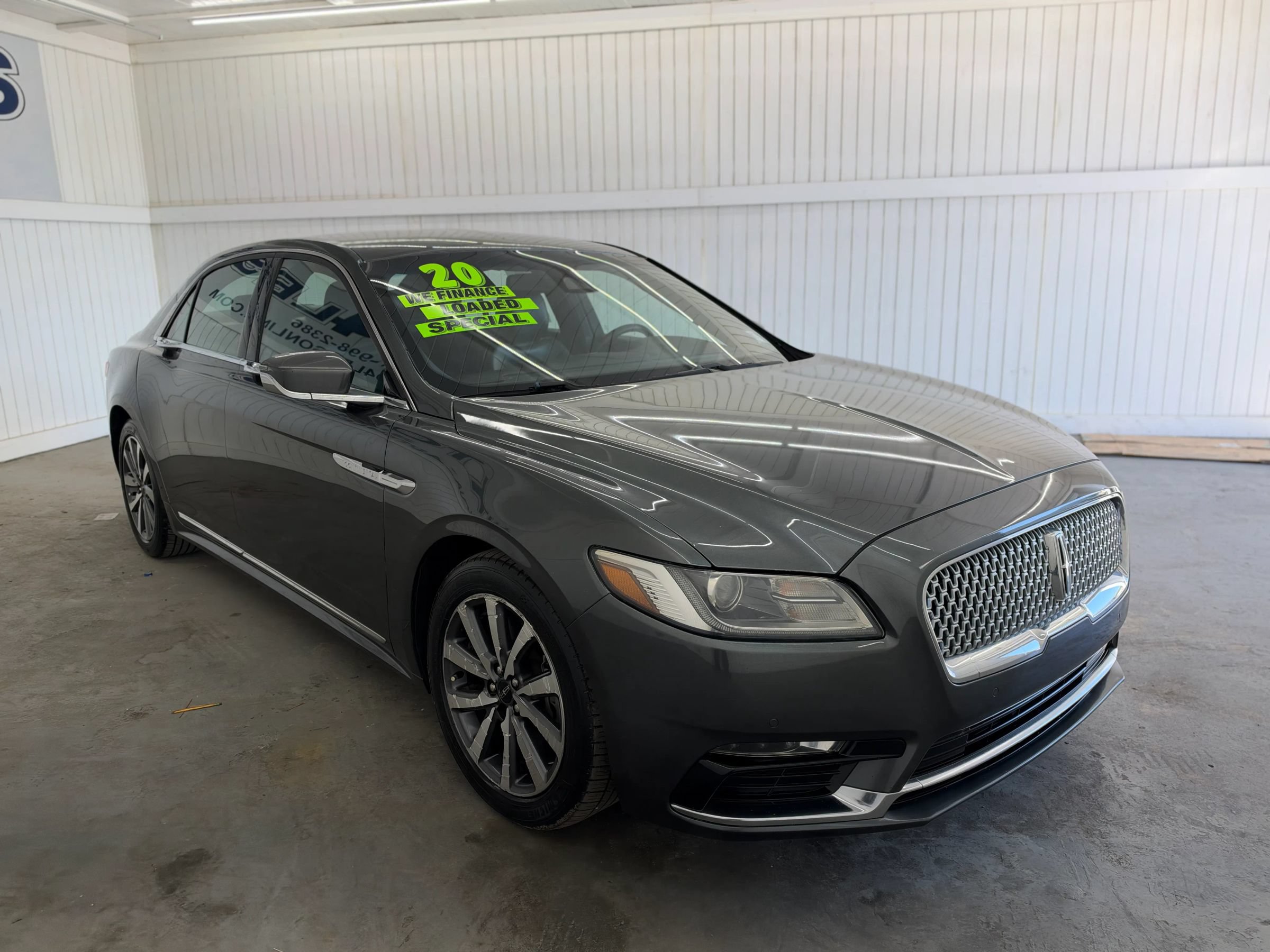 Used 2020 Lincoln Continental FWD image 3
