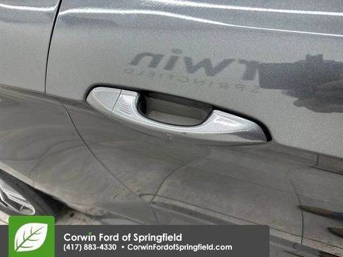 Used 2016 Ford Mustang Premium image 12