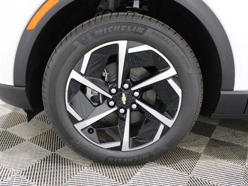 New 2026 Chevrolet Equinox EV LT image 40