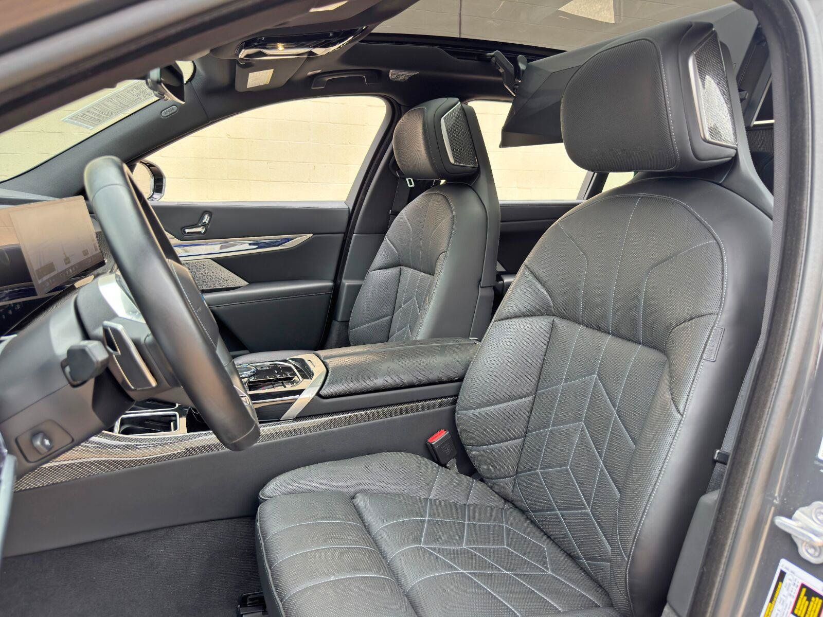 Used 2024 BMW i7 eDrive50 w/ M Sport Package RWD image 53