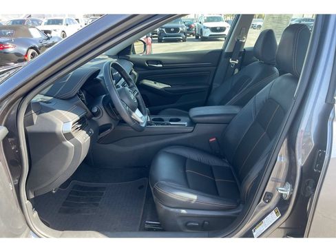 Used 2021 Nissan Altima 2.5 SR FWD image 11