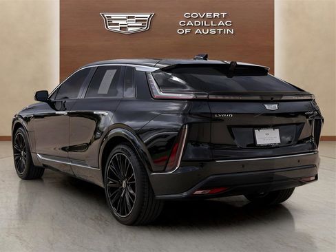 Used 2025 Cadillac Lyriq Luxury image 3