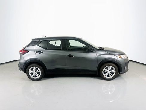 Certified 2025 Nissan Kicks Play S image 10