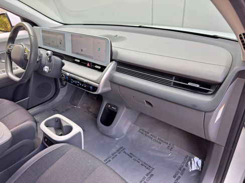 Used 2024 Hyundai Ioniq 5 SE image 13