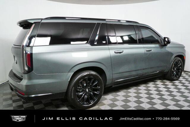 Used 2023 Cadillac Escalade ESV Sport Platinum w/ LPO, ONYX Package AWD/4WD image 2