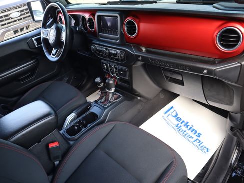 Used 2018 Jeep Wrangler Unlimited Rubicon image 28