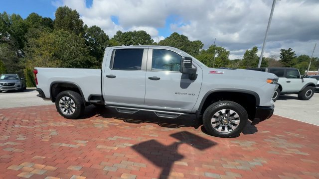 Used 2025 Chevrolet Silverado 2500 Custom w/ Z71 Off-Road Package AWD/4WD image 4