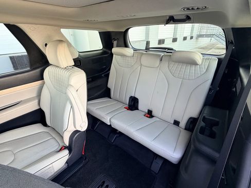 Used 2025 Hyundai Palisade Limited AWD/4WD image 13