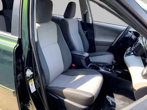 Used 2013 Toyota RAV4 LE AWD/4WD image 8