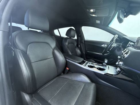 Used 2022 Kia Stinger GT1 image 13