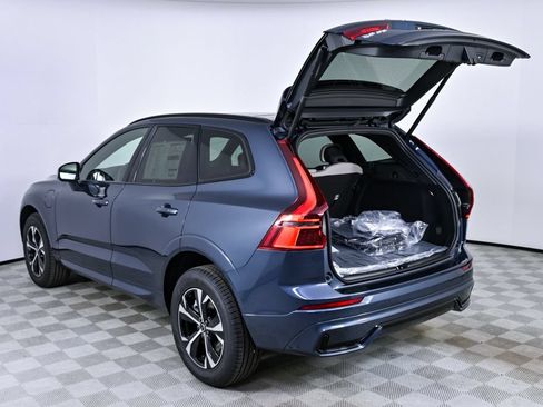 Used 2026 Volvo XC60 T8 Core w/ Climate Package PRO AWD/4WD image 32