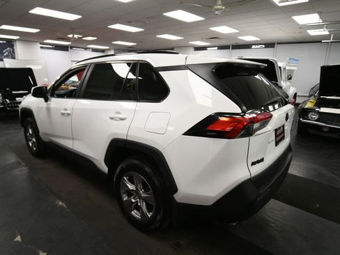 Used 2022 Toyota RAV4 XLE w/ Convenience Package AWD/4WD image 5