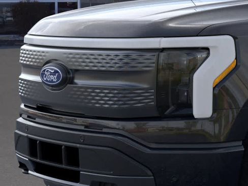 New 2025 Ford F150 Lightning Flash AWD/4WD image 17