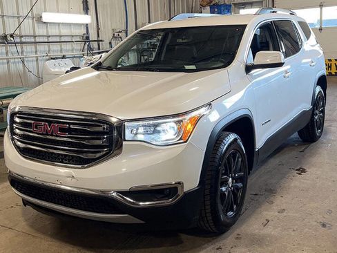Used 2019 GMC Acadia SLT image 2