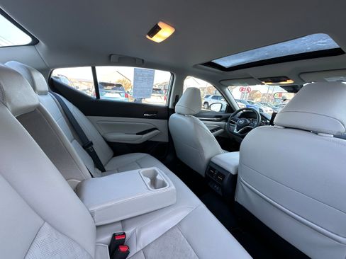 Used 2025 Nissan Altima 2.5 SL image 12