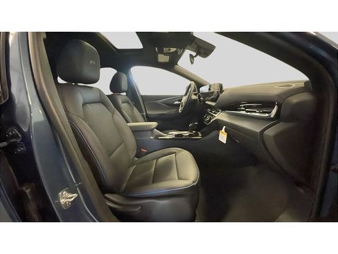 Used 2025 Buick Envista Sport Touring w/ Convenience I Package FWD image 17