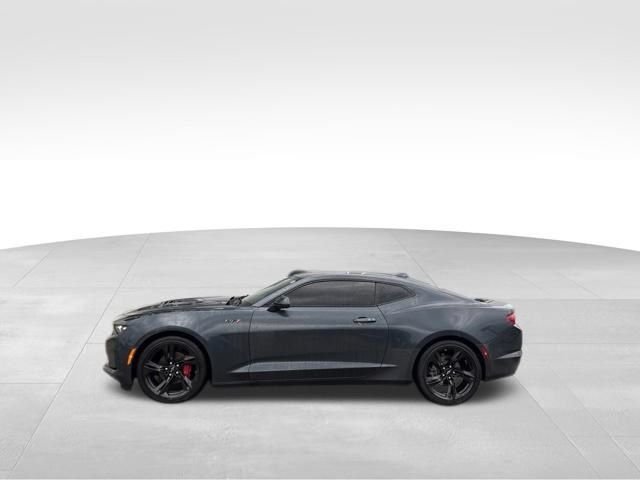 Used 2020 Chevrolet Camaro LT RWD image 4