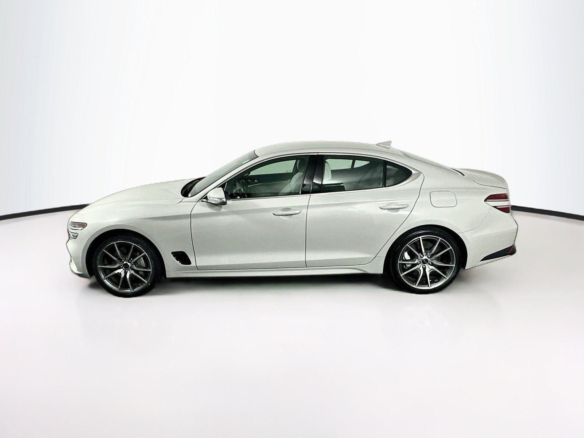 Used 2025 Genesis G70 2.5T RWD image 4