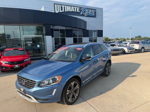 Used 2017 Volvo XC60 T5 Dynamic w/ Preferred Option Package FWD image 1
