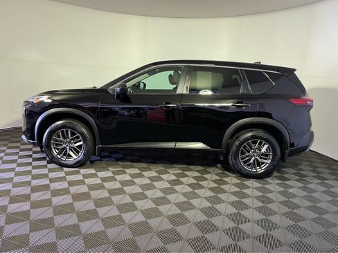 Used 2023 Nissan Rogue S AWD/4WD image 4