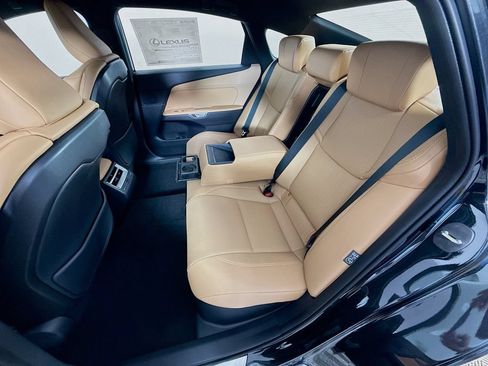 New 2026 Lexus ES 350e FWD image 17