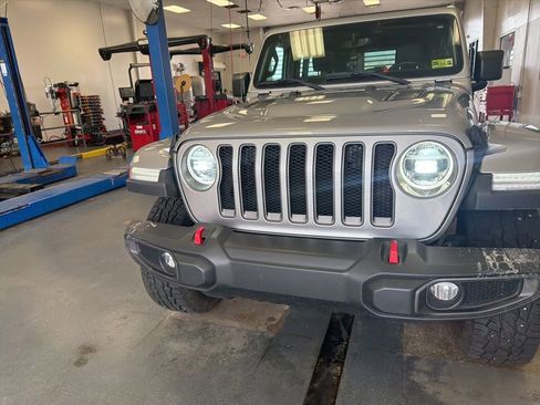 Used 2018 Jeep Wrangler Unlimited Rubicon AWD/4WD image 7