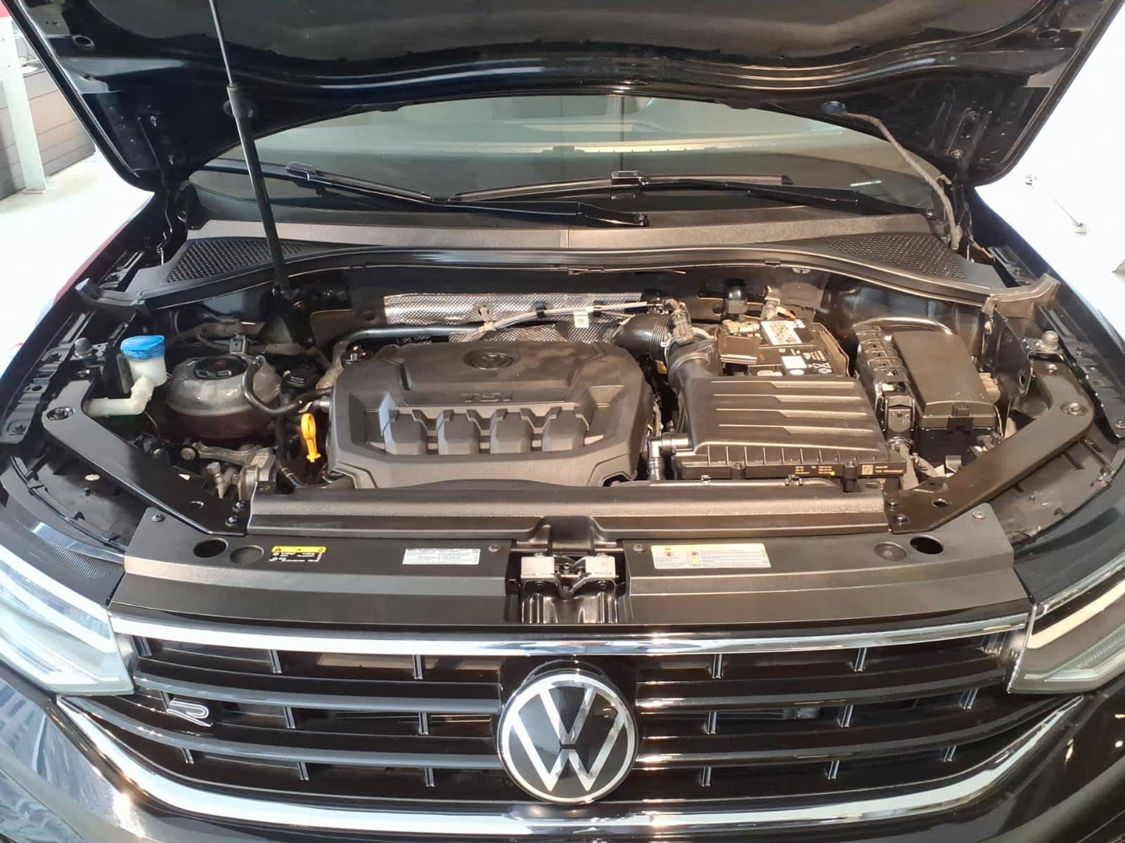Used 2023 Volkswagen Tiguan SE R-Line AWD/4WD image 25
