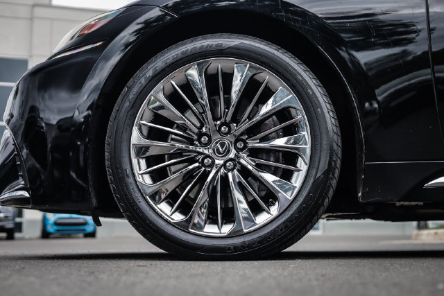 Used 2018 Lexus LS 500 AWD w/ Luxury Package image 18