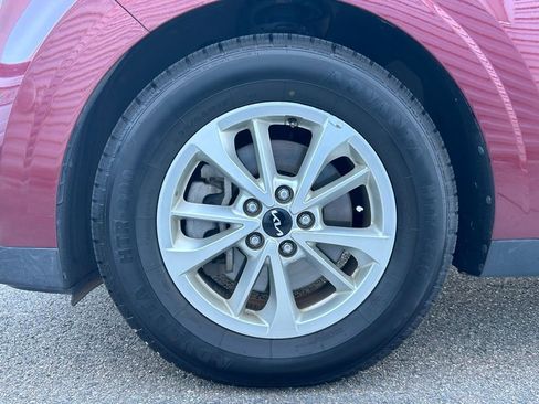 Used 2024 Kia Carnival LX image 47