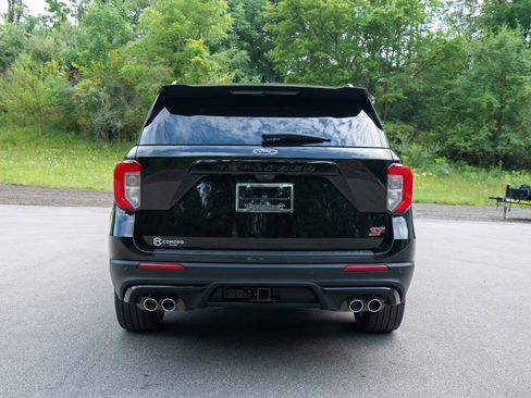 Used 2023 Ford Explorer ST w/ Technology Package AWD/4WD image 4