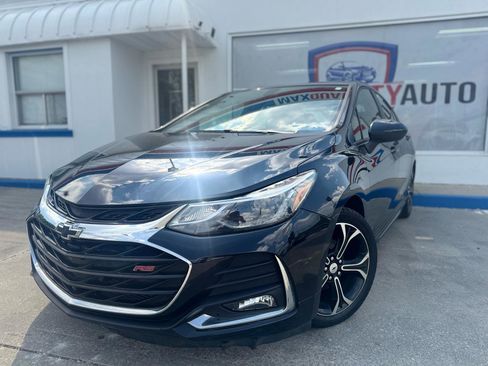 Used 2019 Chevrolet Cruze LT w/ Convenience Package image 4