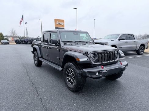 Used 2025 Jeep Gladiator Rubicon w/ Safety Group image 2