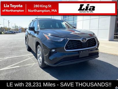 Used 2023 Toyota Highlander LE
