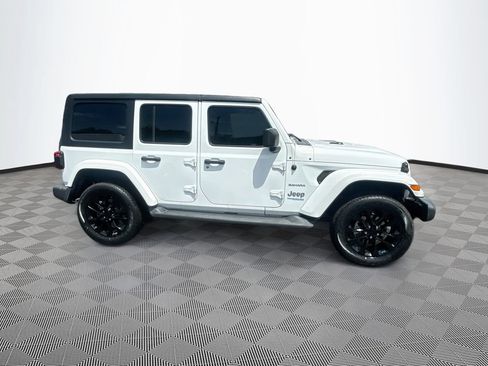 Used 2022 Jeep Wrangler Unlimited Sahara AWD/4WD image 5