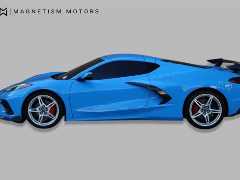 Used 2021 Chevrolet Corvette Stingray Coupe w/ 1LT RWD image 2