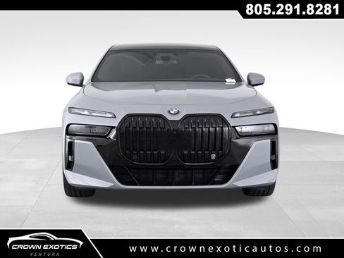 Used 2023 BMW 760i xDrive w/ Executive Package AWD/4WD image 2
