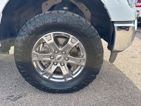 Used 2023 Ford F150 Lariat w/ Trailer Tow Package image 11